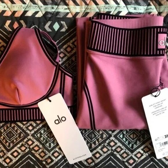 Alo Yoga Airlift High-Waist 7/8 Line Up Legging And Bra Set In Pink - Picture 6 of 6